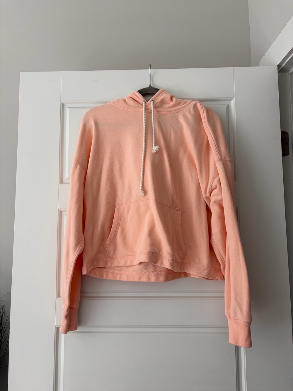 Abercrombie & Fitch Women’s Lightweight Peach Hoodie Sweatshirt